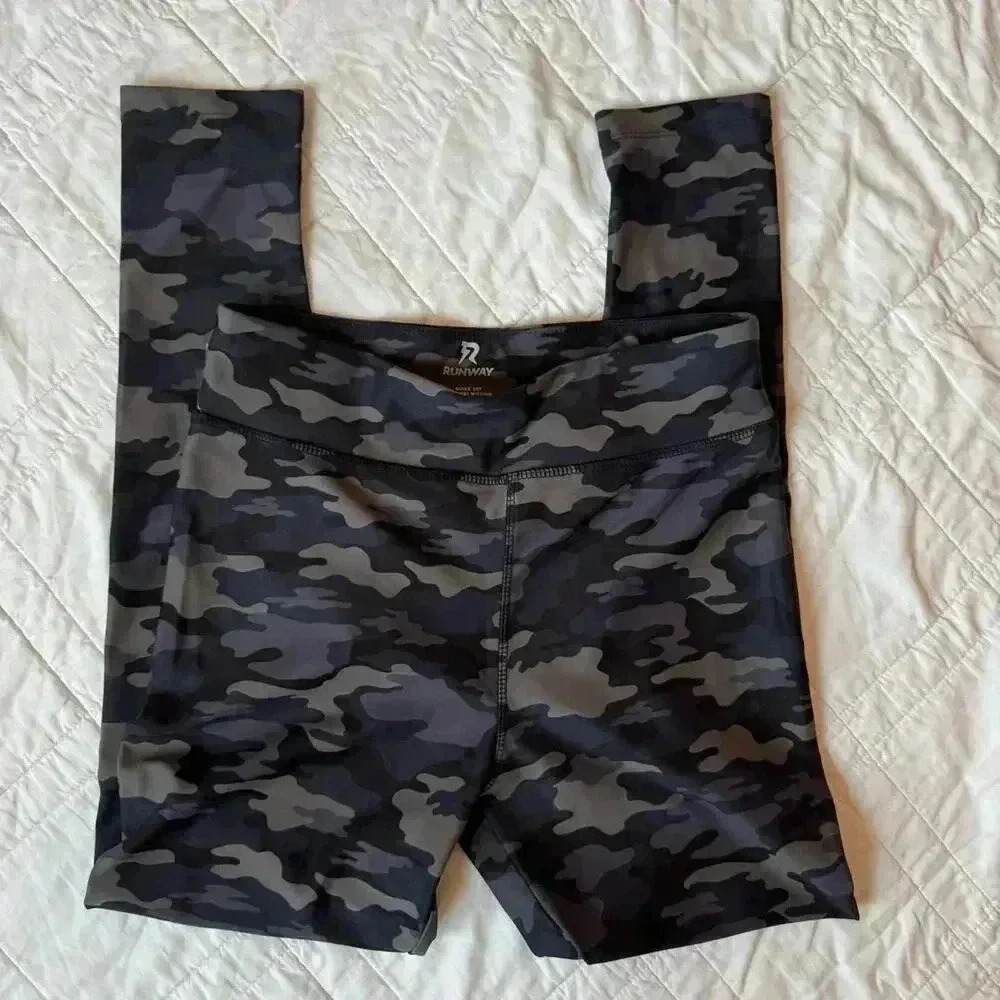 Runway girls size xl 16 18 Dark camo athletic pants leggings sporty work out‎
